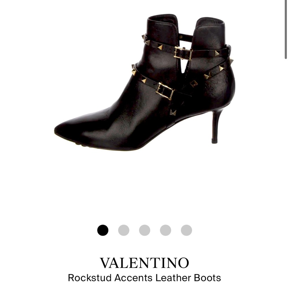 Valentino Rockstud 💥 accent leather ankle boots